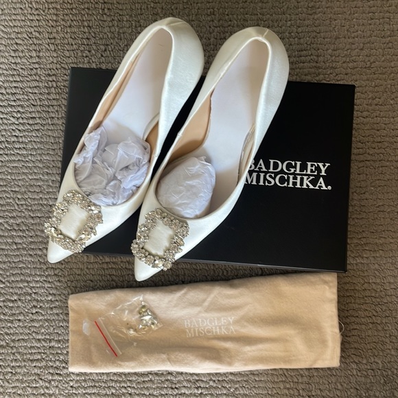 NWT never worn Badgley Mischka Cher Heels - Picture 3 of 8